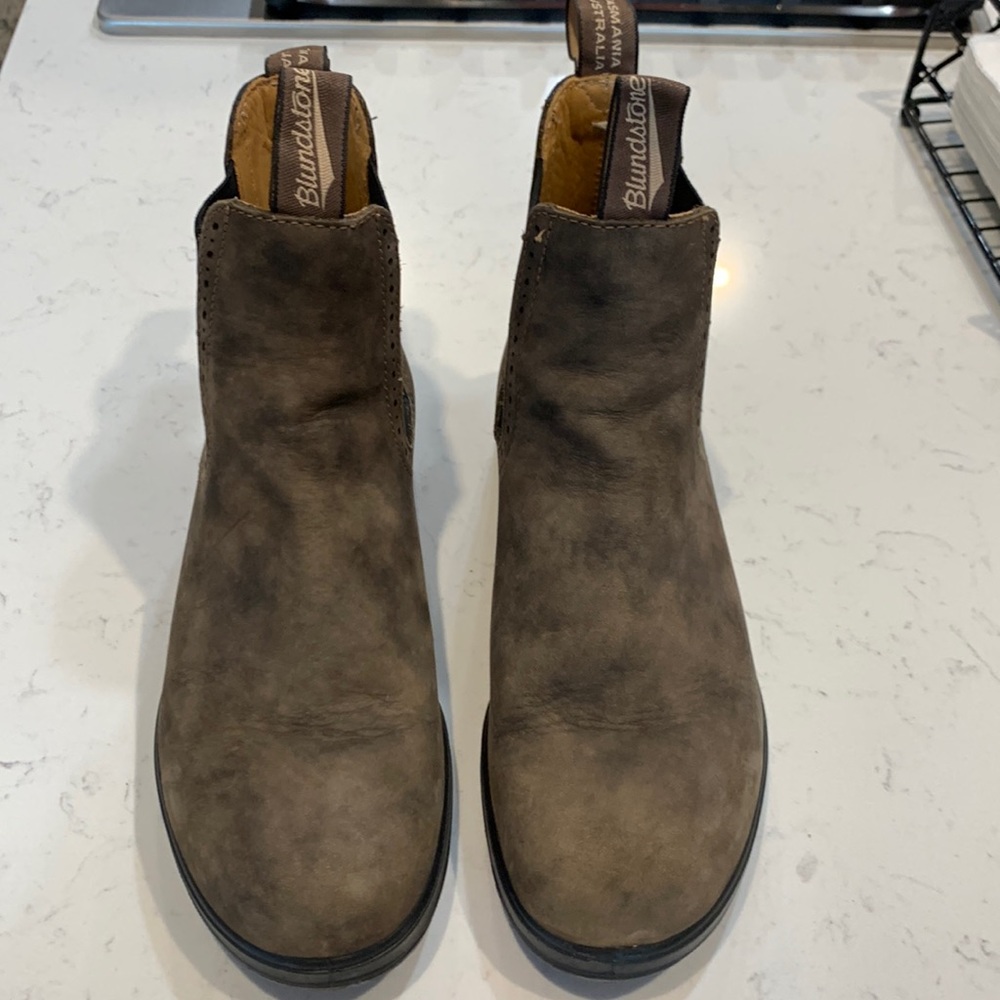 Blundstone women’s boots. Almost new.
